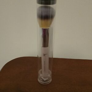 IT Cosmetics Buffing Foundation Brush